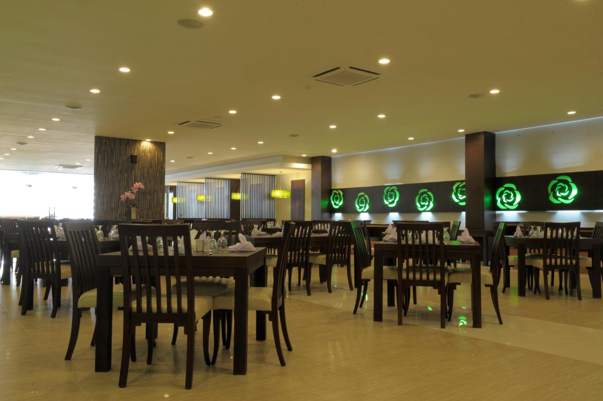 Lombok Plaza Hotel And Convention Mataram Ngoại thất bức ảnh