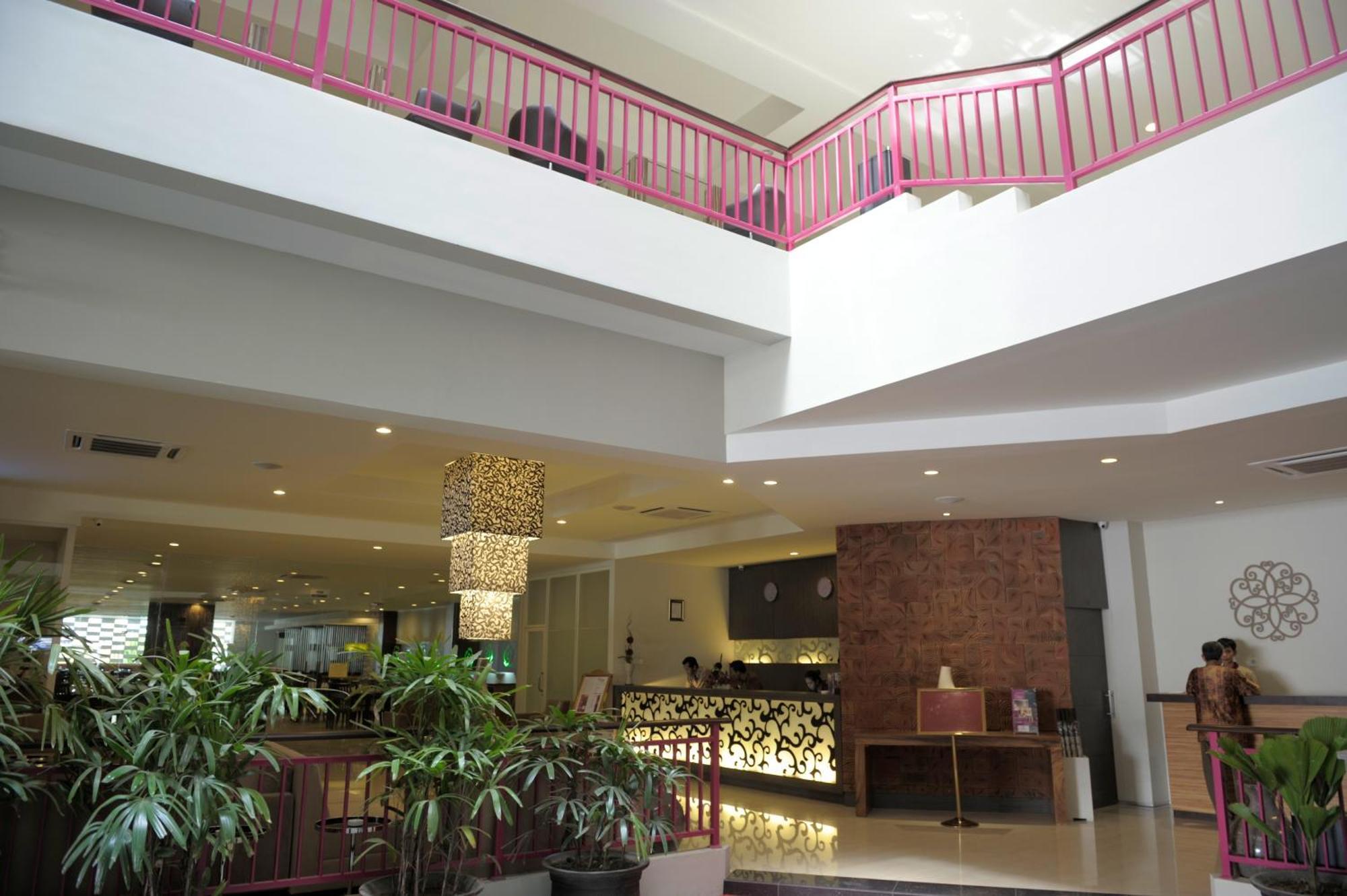 Lombok Plaza Hotel And Convention Mataram Ngoại thất bức ảnh