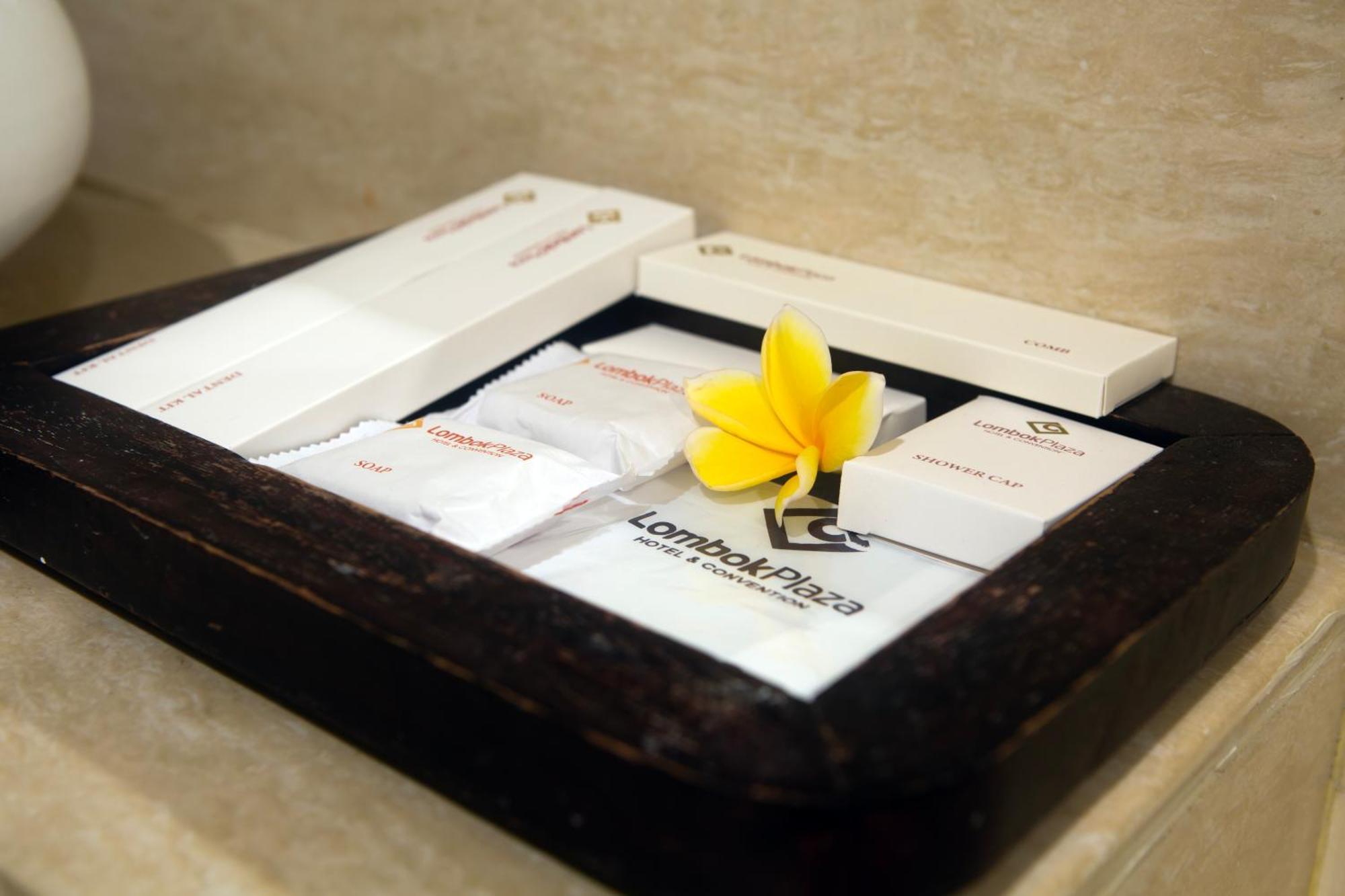 Lombok Plaza Hotel And Convention Mataram Ngoại thất bức ảnh