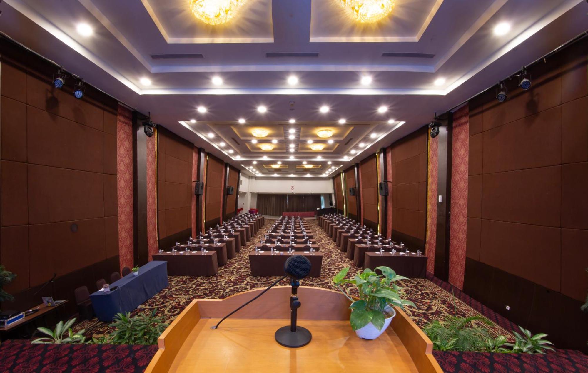 Lombok Plaza Hotel And Convention Mataram Ngoại thất bức ảnh